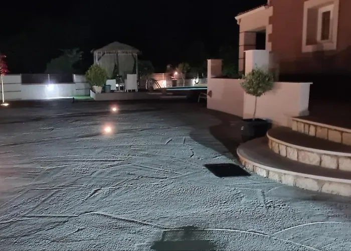 Antigonh Countryside !i Villa